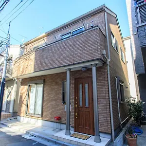 公寓 Skyhouse-新店开业半价优惠！晴空塔商圈徒步10分/巴士站20秒/全新民宿/成田羽田迪士尼直达, 東京都